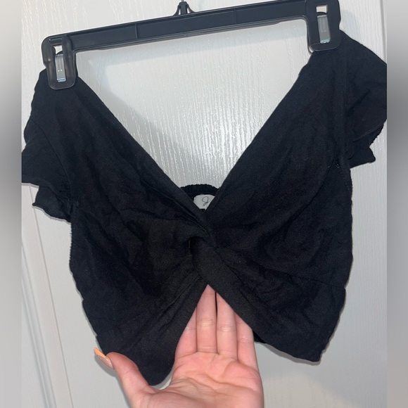 Ruffle Sleeve Knot Crop Top - Picture 2 of 5